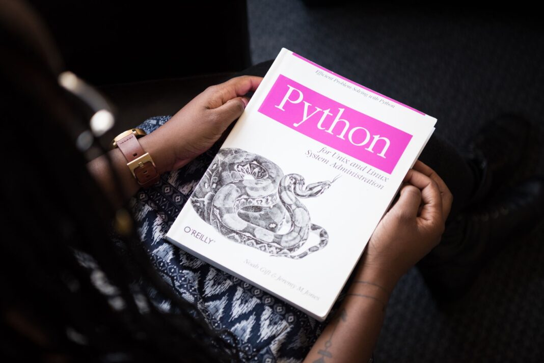 Nauka programowania dla humanistów: od jakiego języka zacząć – Python czy SQL? Nauka programowania dla humanistów: od jakiego języka zacząć – Python czy SQL?