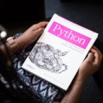 Nauka programowania dla humanistów: od jakiego języka zacząć – Python czy SQL?